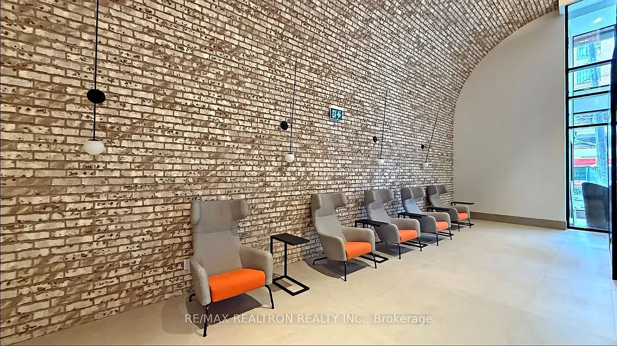 Building Photo - 285 Dufferin St #401