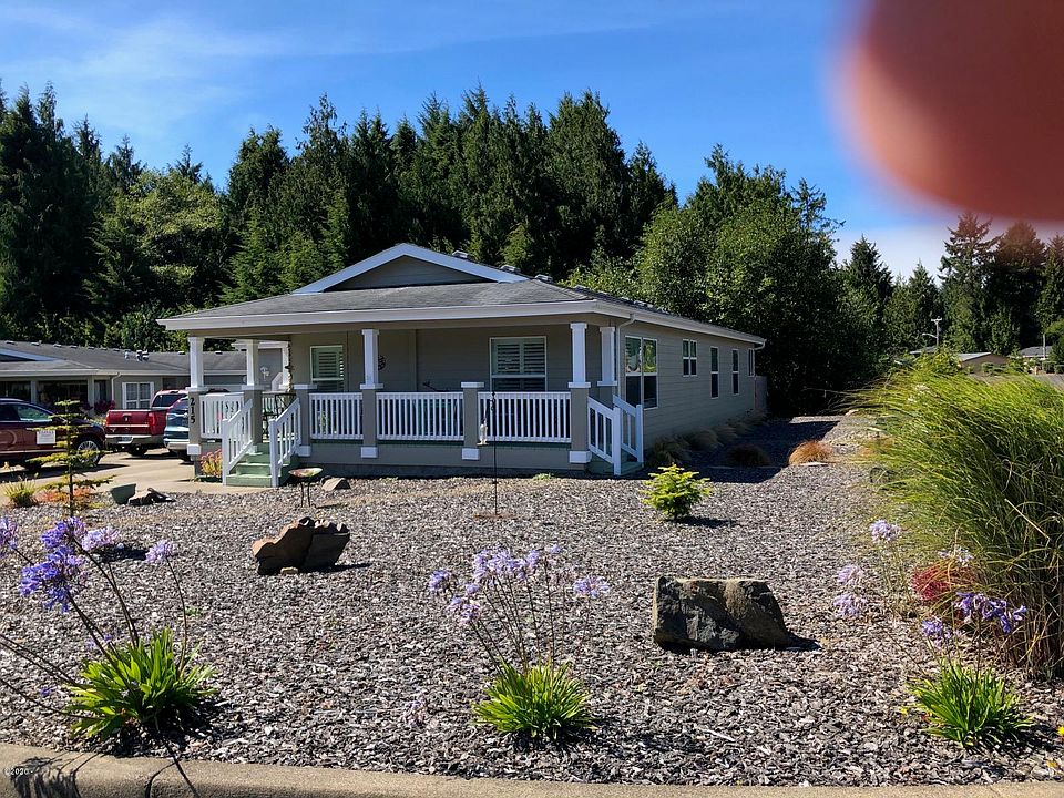 1st image of 215 SE Whalesong Dr