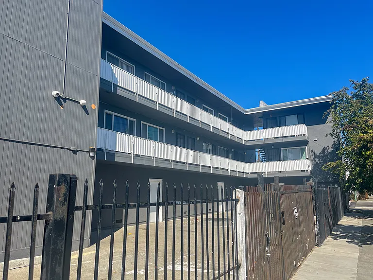 3201 Adeline St #9 — Photo 5