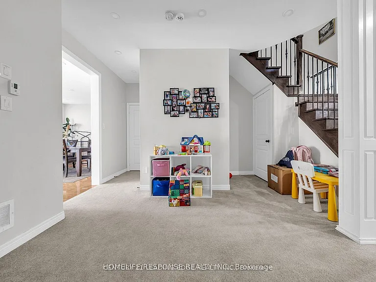 5 Gooseman Cres — Photo 13