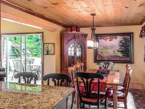 4th image of 1525 Zermatt Dr