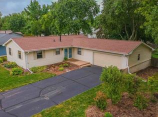 201 Cambridge Dr, Normal, IL 61761