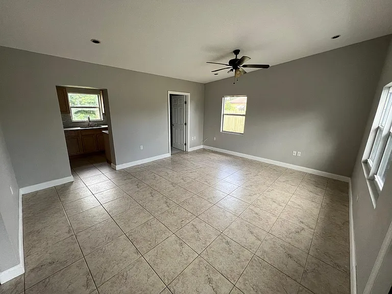 1883 Breezy Ln — Photo 12