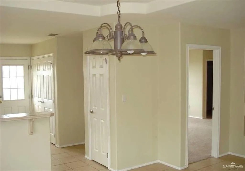 3 bed, 2.0 bath, 1524 sqft, $1,500 — Photo 3