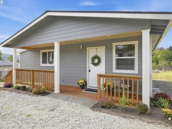 481 N D St, Lowell, OR 97452