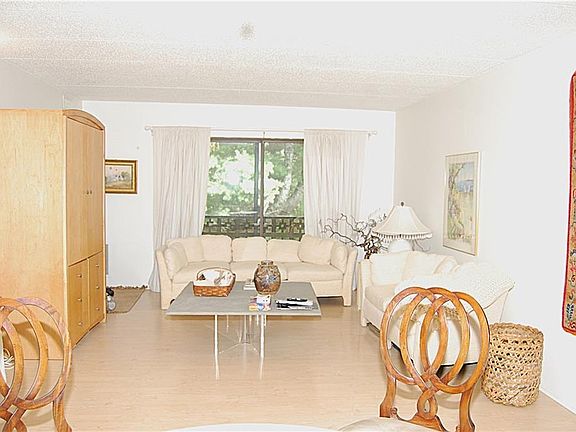 5th image of 175 Hoffman Ave APT 307