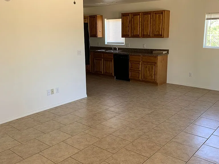 4552 E Ghost Rider Way — Photo 6