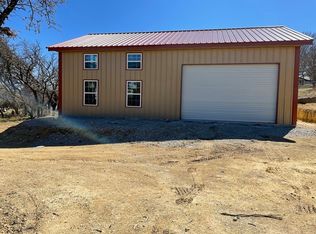 601 Apache Trl, Comanche, TX 76442