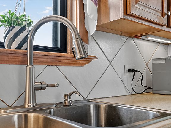 5th image of 8021 S Lavergne Ave