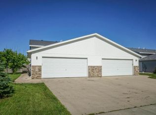 1937 49th St S, Fargo, ND 58103