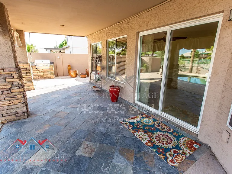 1231 N Layman St — Photo 64
