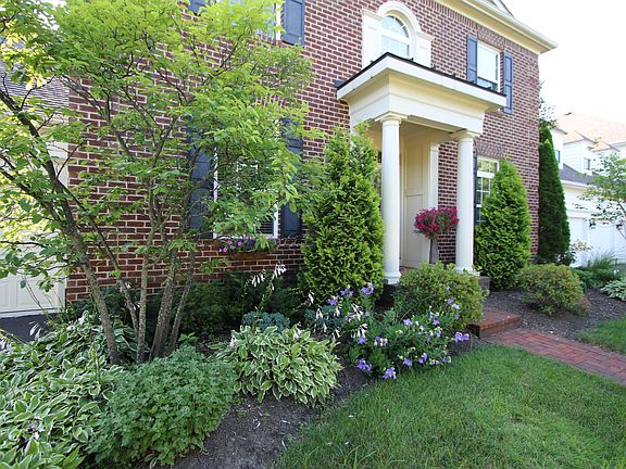 2nd image of 4894 Brooksview Cir
