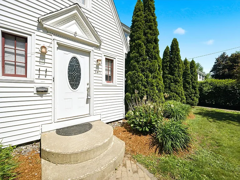345 Coolidge Ave — Photo 10
