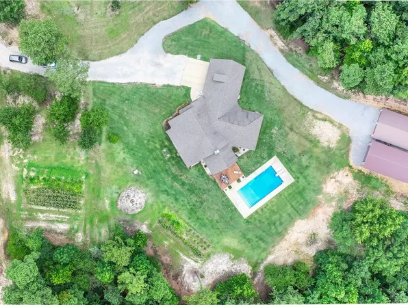 440 County Road 122, Deatsville, AL 36022
