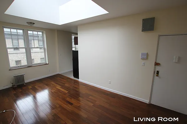 Rented by Jonis Realty | media 1