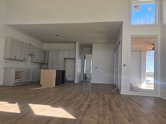 3rd image of 8465 Witham Way