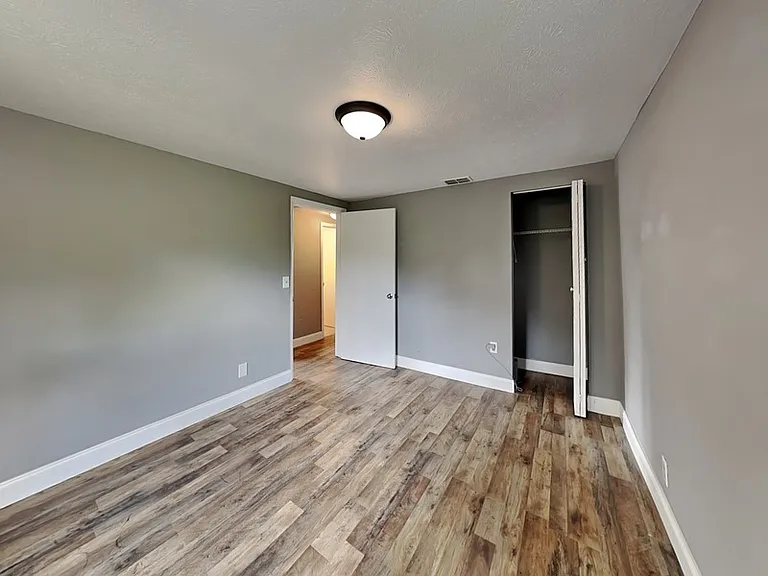 7345 Linda Dr — Photo 11