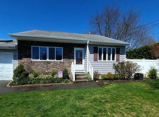 163 Sterling St, Port Jefferson Station, NY 11776