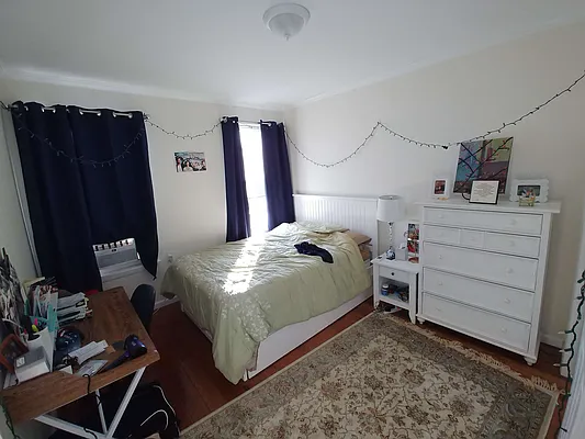 Rented by Halvatzis Realty | media 4