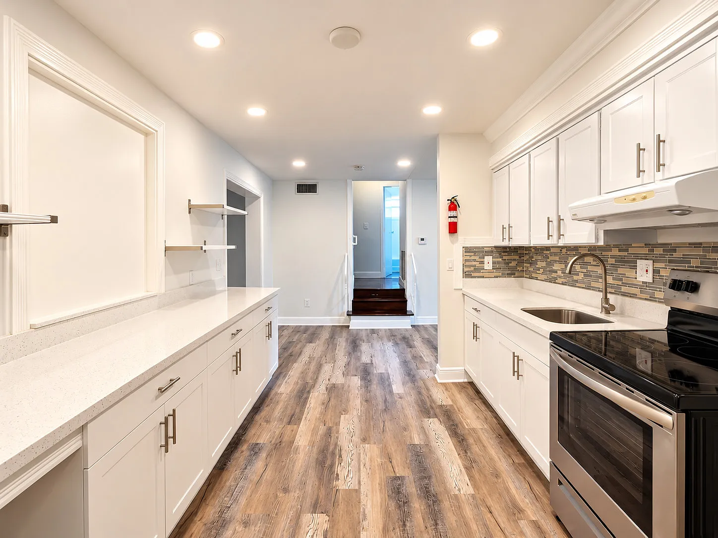 5 bed, $899 — Photo 4