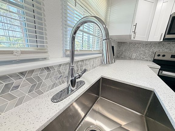 5th image of 515 Potts Rd