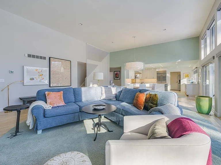 4 Bayberry Ln — Photo 7