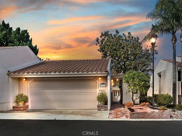 2221 El Capitan Dr, Riverside, CA 92506