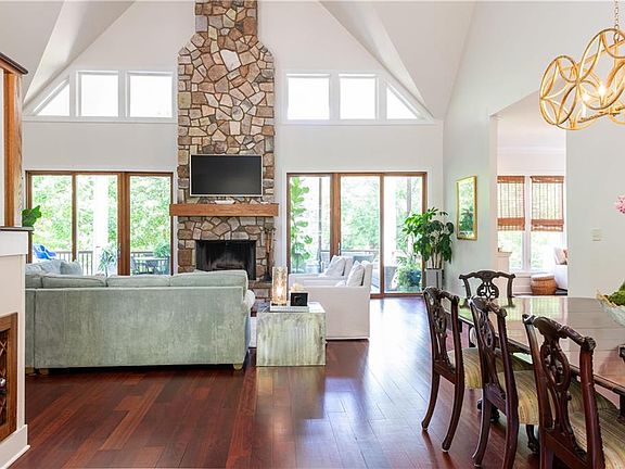 3rd image of 904 Sea Cliff Dr