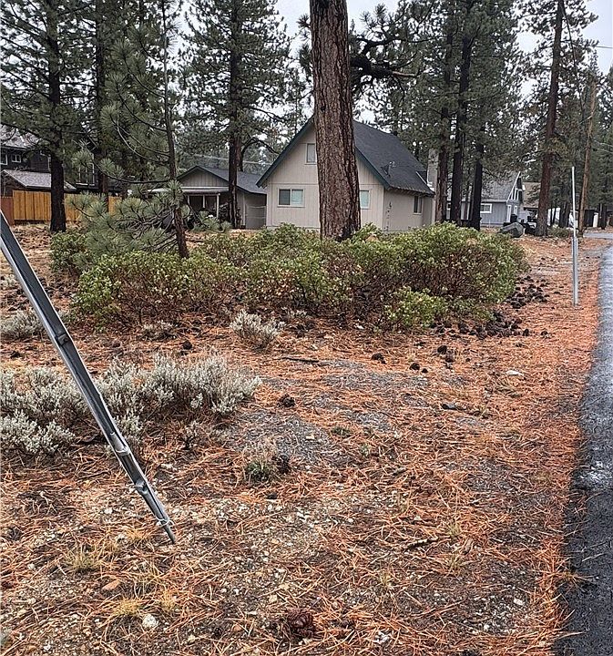 2nd image of 3381 Panorama Dr