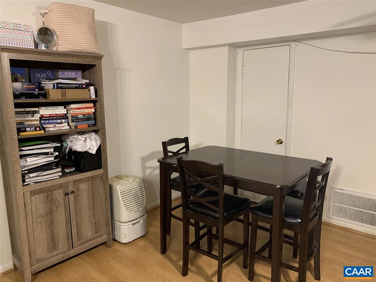 3 bed, 2.0 bath, 948 sqft, $2,800 — Photo 4