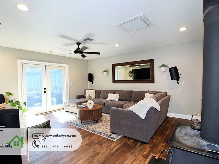 1437 Mariposa Ct — Photo 6