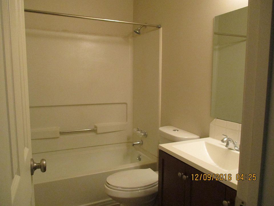 2nd image of 839 E Rosewood St
