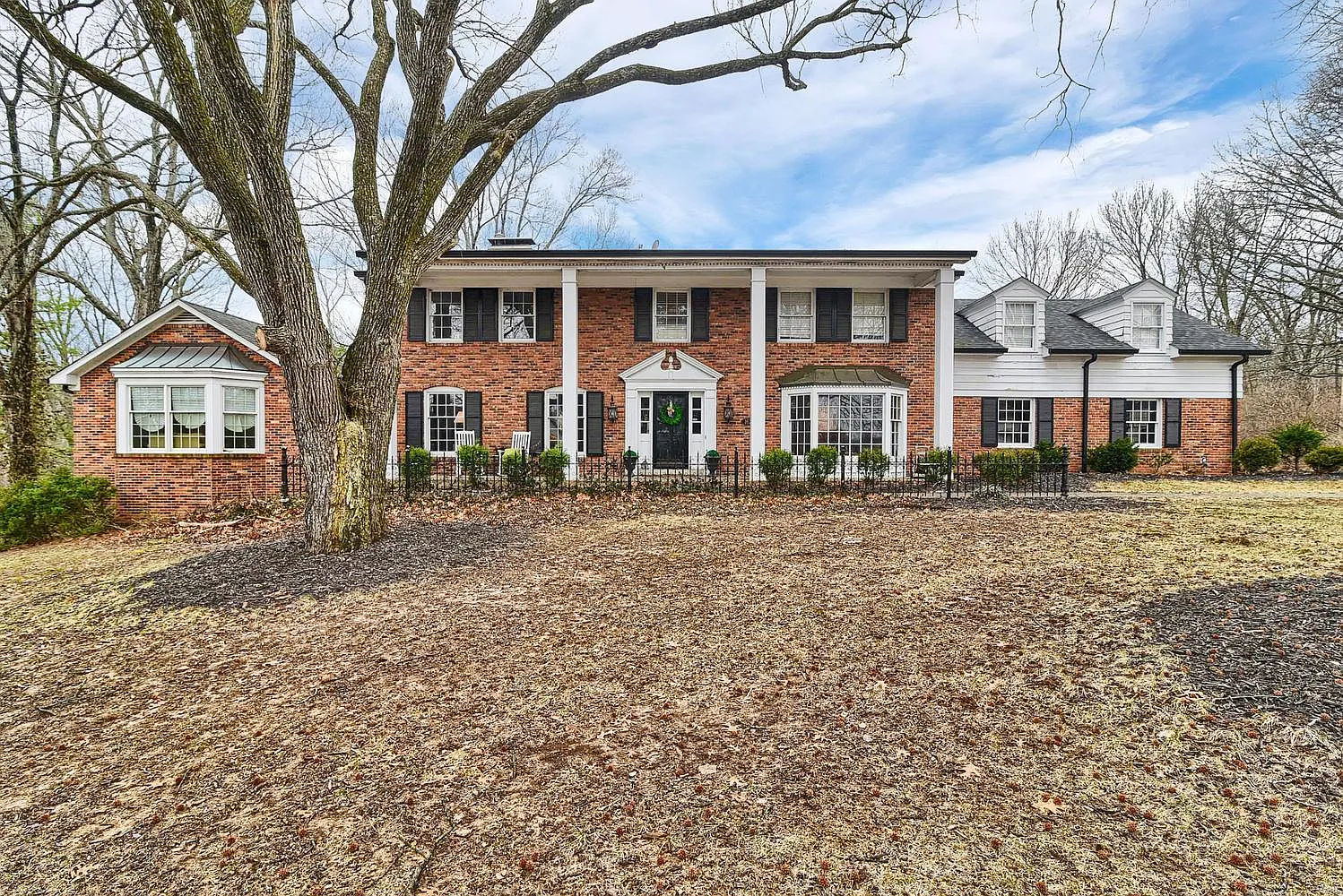 1623 View Woods Dr photo 1