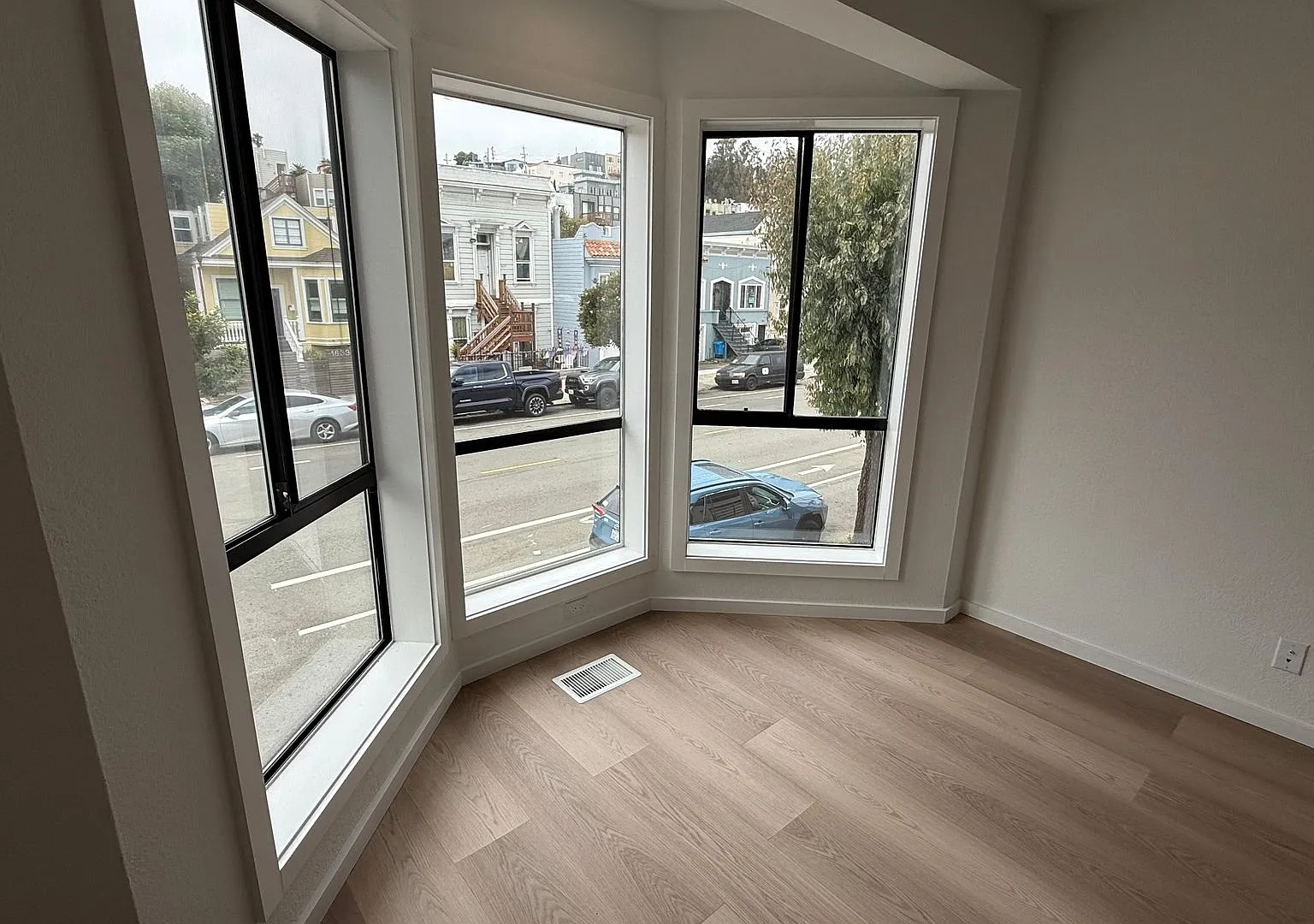 RC - 1630 Oakdale, Ave., San Francisco, CA, 94124 — Photo 4