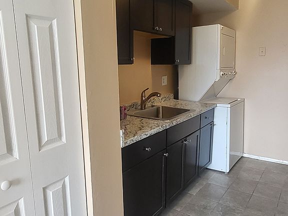 2nd image of 1701 Fountain Rock Way Unit C