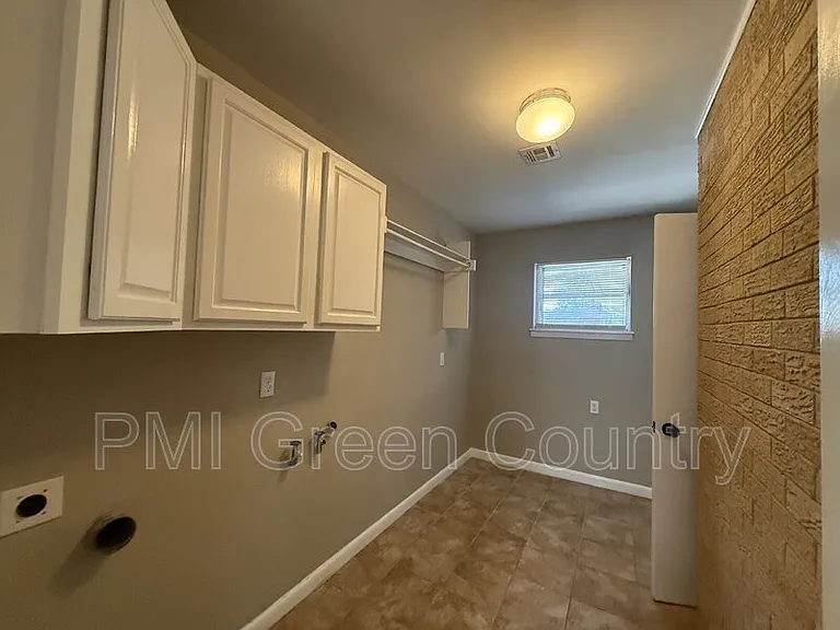 5919 E 45th St — Photo 10