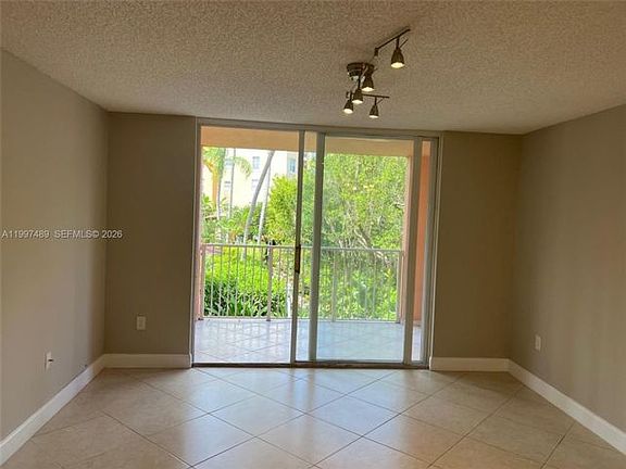 4th image of 19701 E Country Club Dr