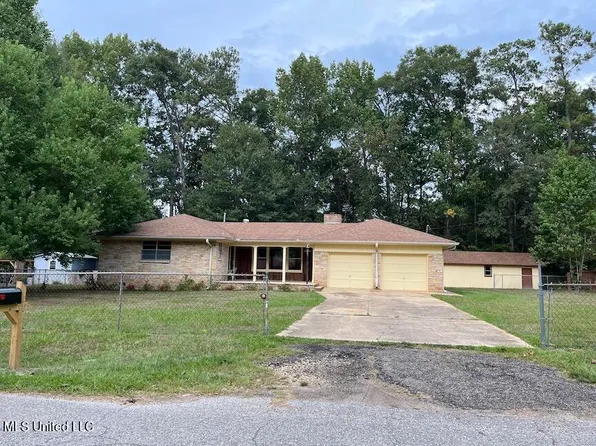 731 W 2nd Ave, Wiggins, MS 39577