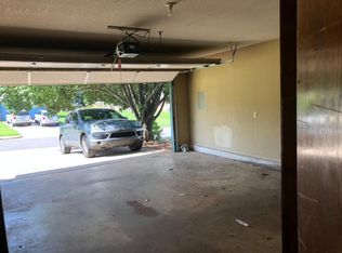 919 Castle Rd, Edmond, OK 73034