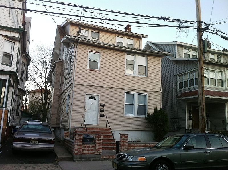 1st image of 18 Grand Ave