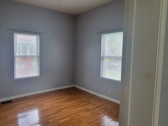 5th image of 218 E Caldwell Ave