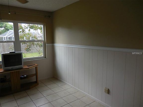 5th image of 2821 N Dorchester Dr