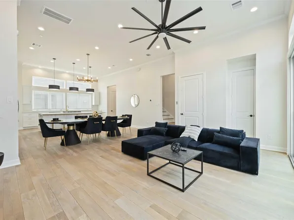 907 W 16th Street #A, Houston, TX 77008