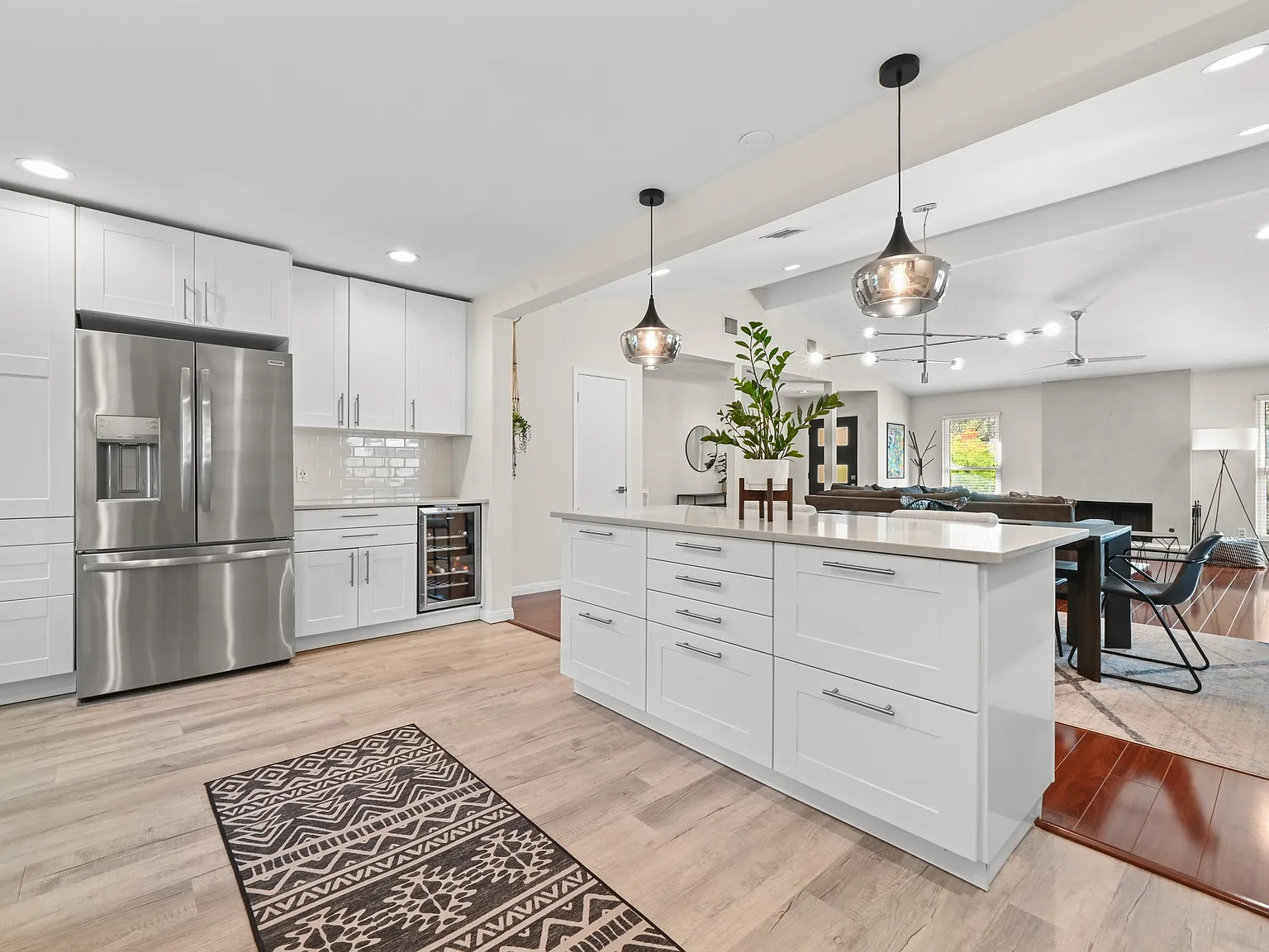 3 bed, 1557 sqft, $3,395 — Photo 1