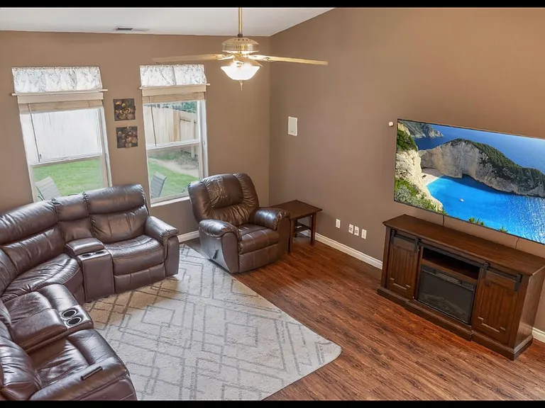 5134 Chestnut Ln — Photo 4
