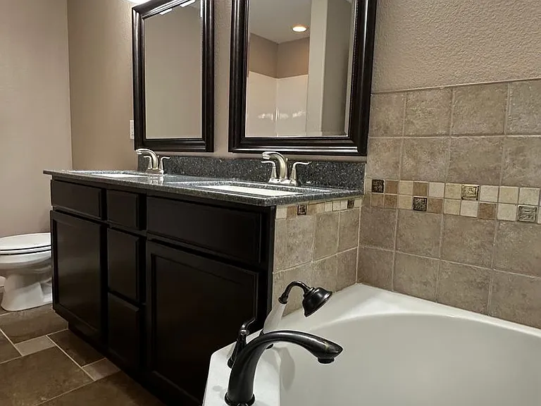333 Lyle Curtis Cir — Photo 29