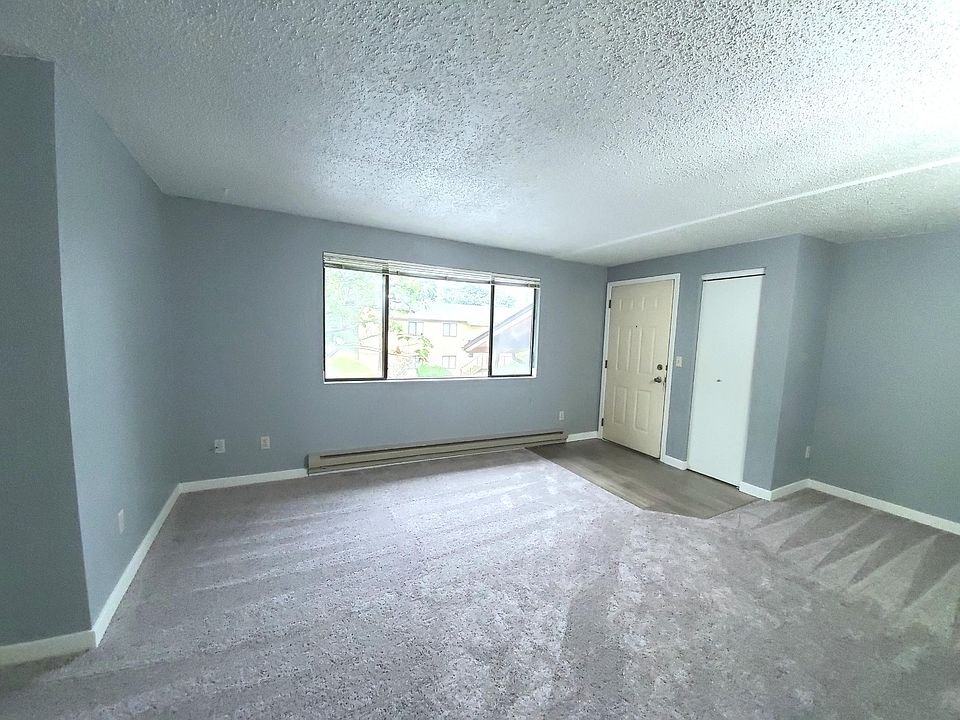 1st image of 690 NW Atalanta Way APT E204