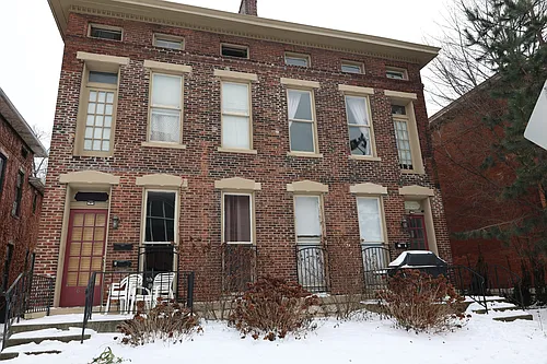 615 Oak St Photo 1