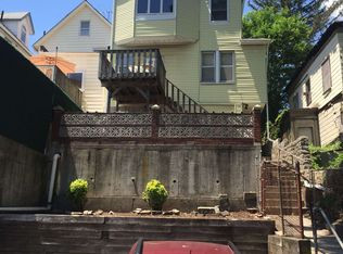 232 Fingerboard Rd, Staten Island, NY 10305