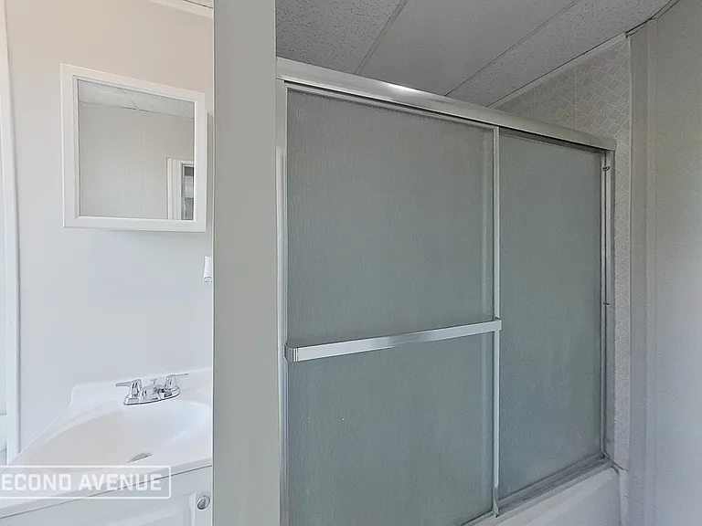 122 S Longworth Ave — Photo 15